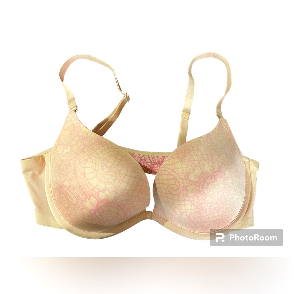 Victoria’s Secret Sexy Little Things push up bra, 36C. Light pink.